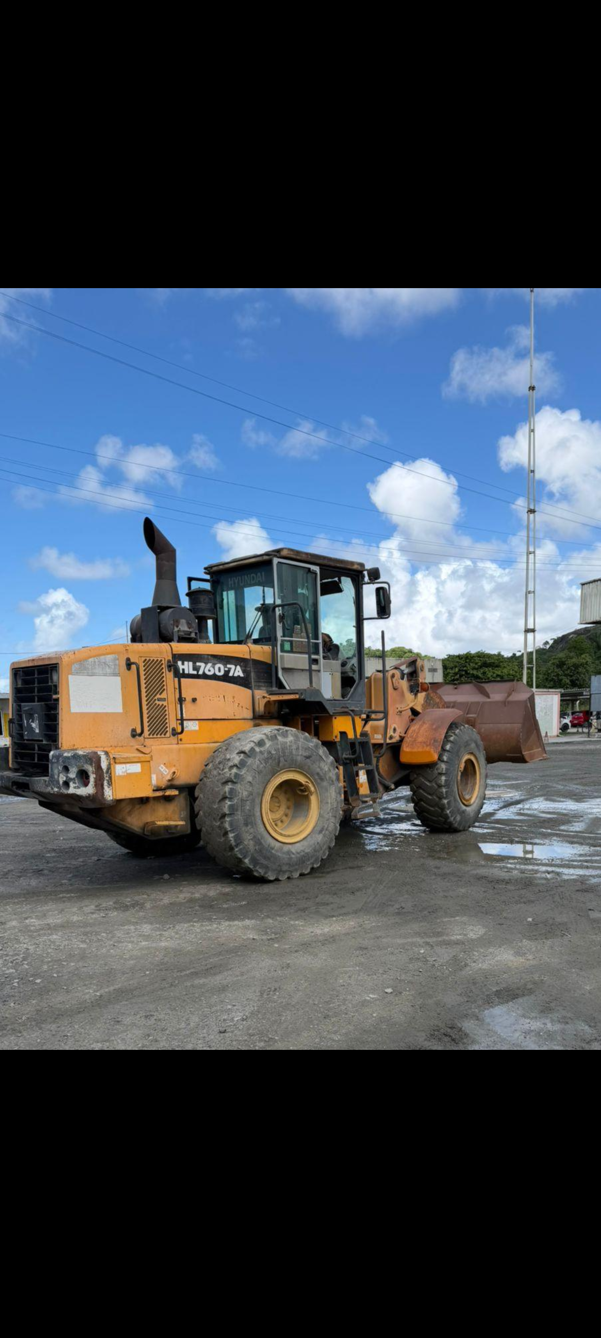 Carregadeira Hyundai HL760 ano 2013