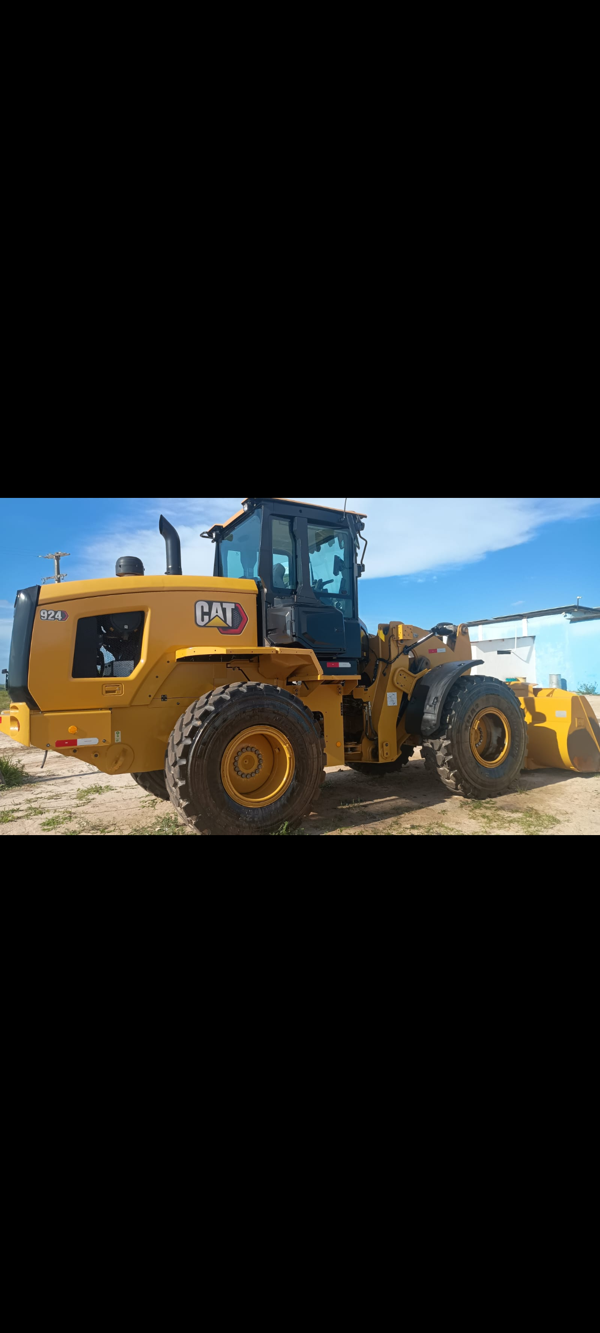 Carregadeira Caterpillar 924K ano 2025