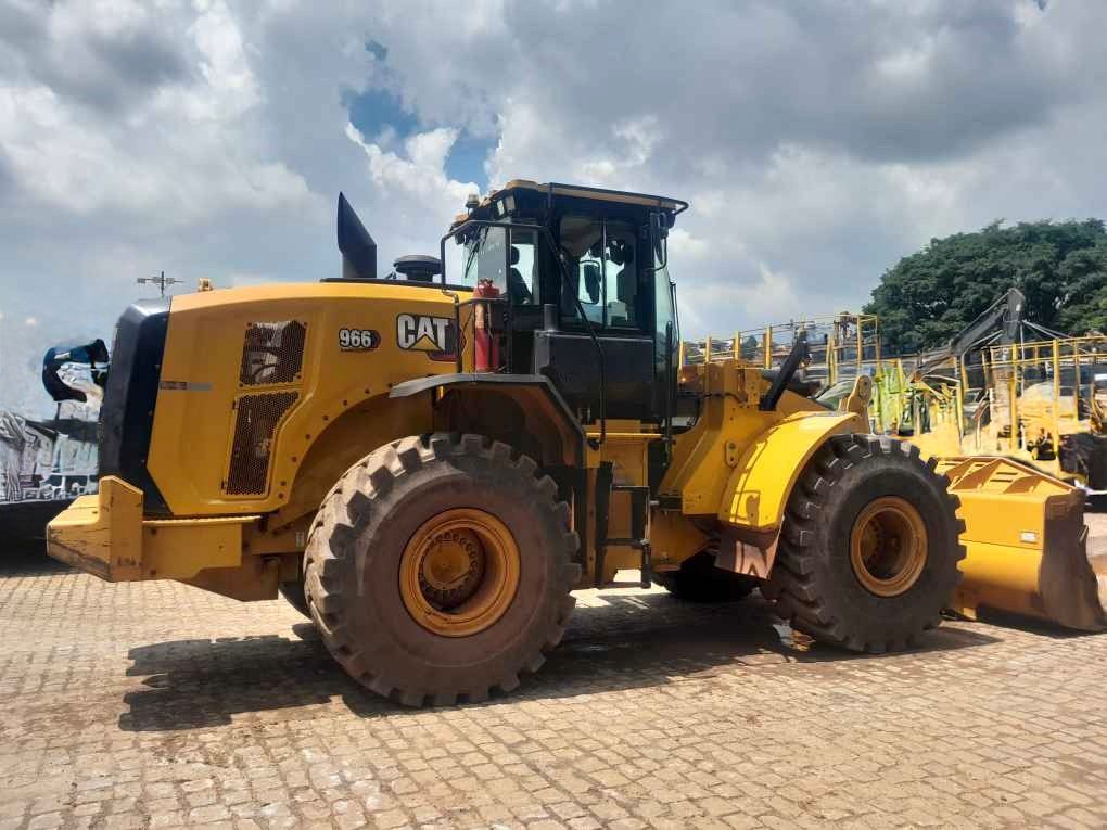 Carregadeira Caterpillar modelo 966L ano 2024