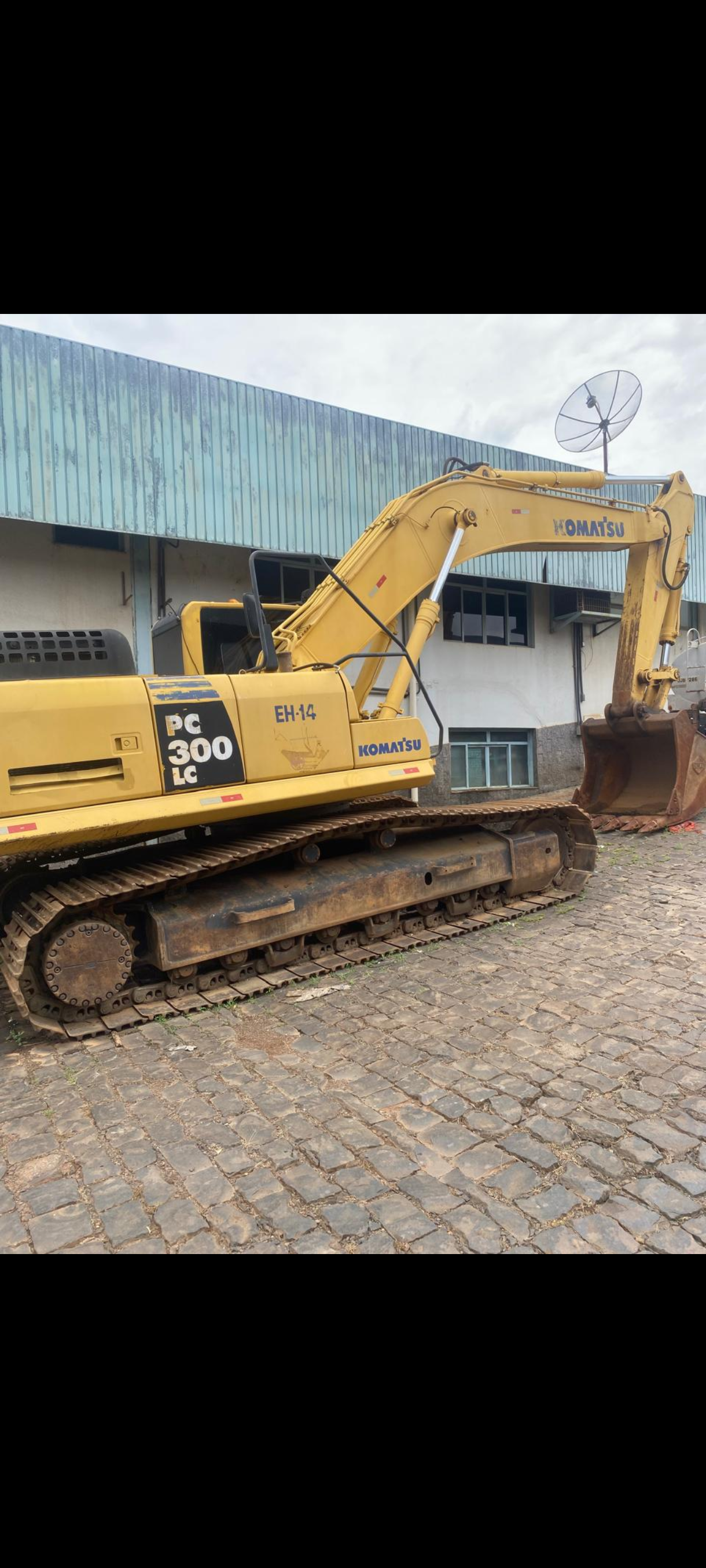 Escavadeira Komatsu PC300 ano 2009