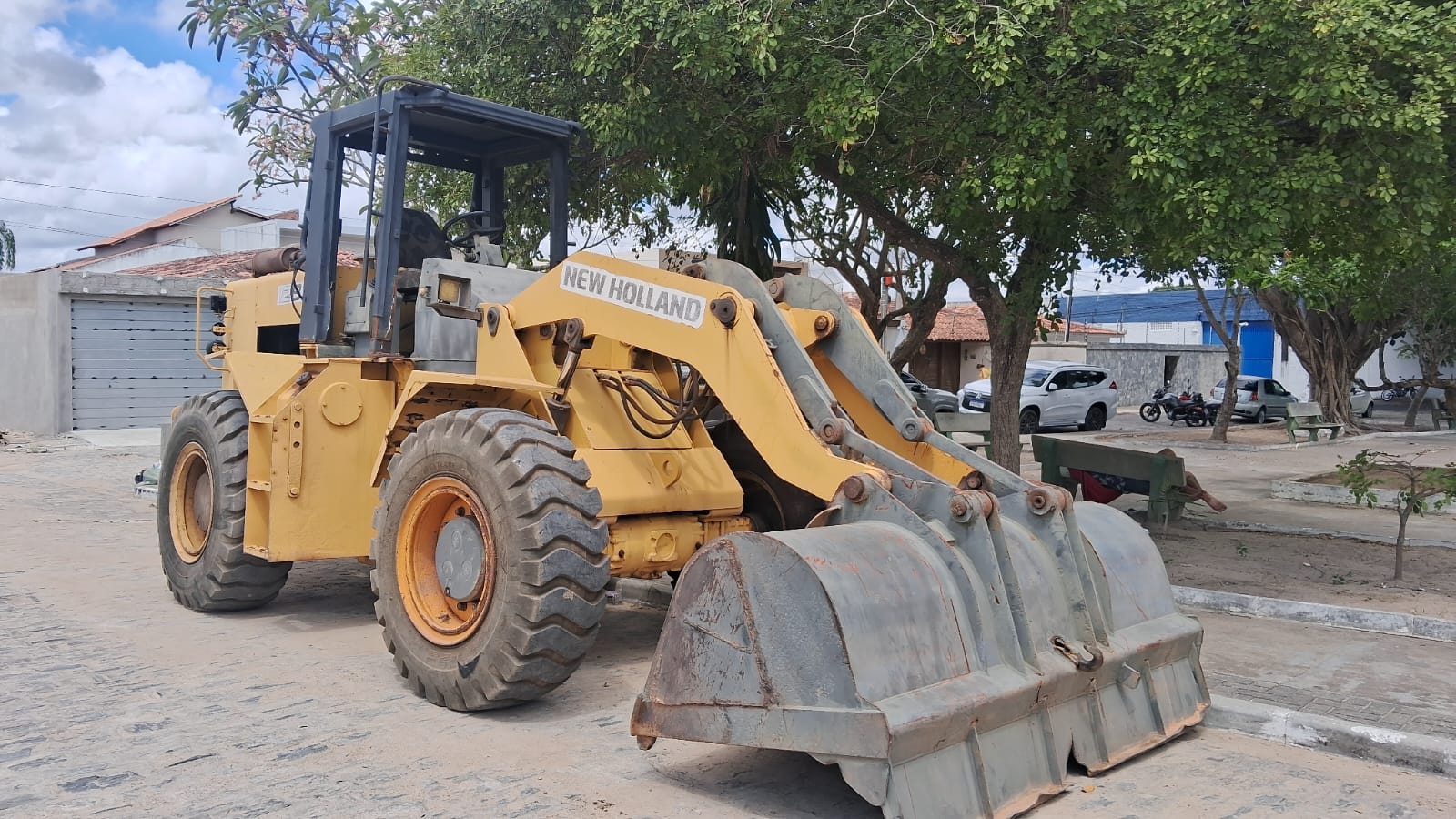 Carregadeira New Holland 12B ano 2007