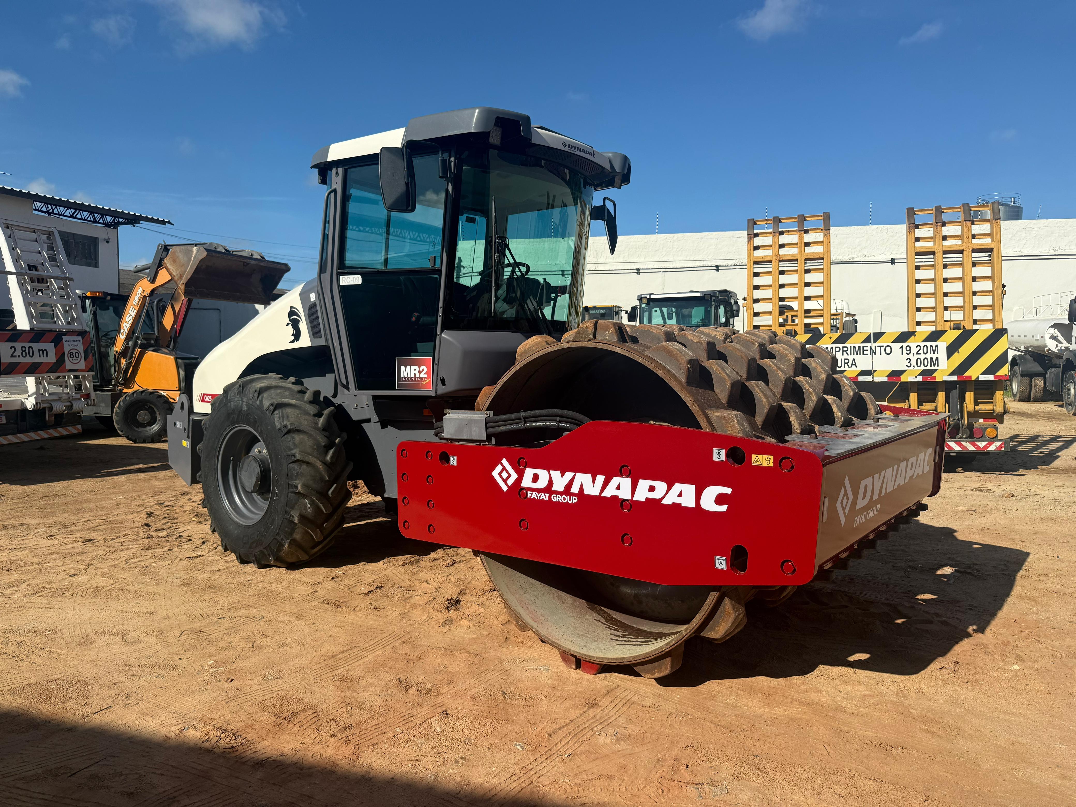 ROLO COMPACTADOR DYNAPAC CA25 - 2021