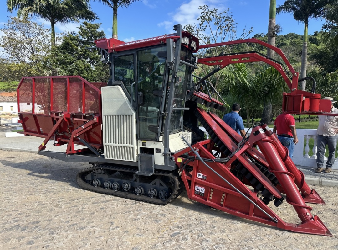 COLHEDORA DE CANA-DE-AÇÚCAR FMWORLD 4GD-1 – ANO 2026